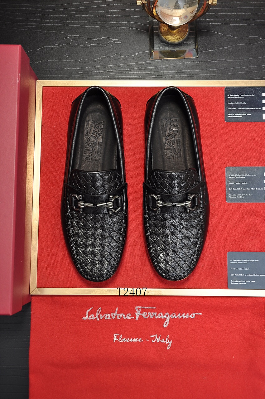 Ferragamo sz38-44 550